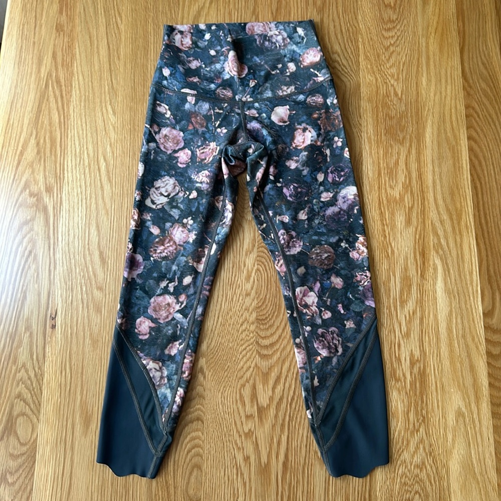 Lululemon Wunder Under floral print leggings